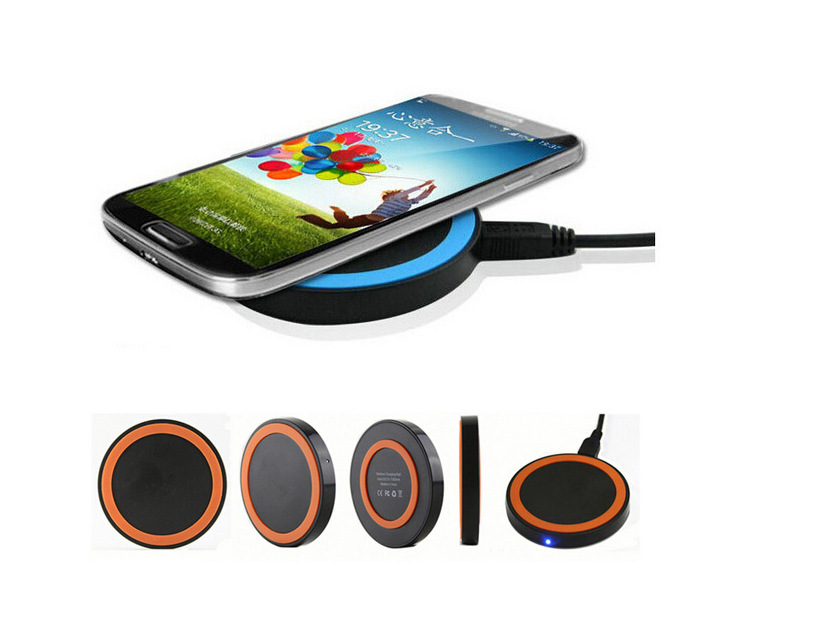 Universal Solar Wireless Mobile Phone Charger